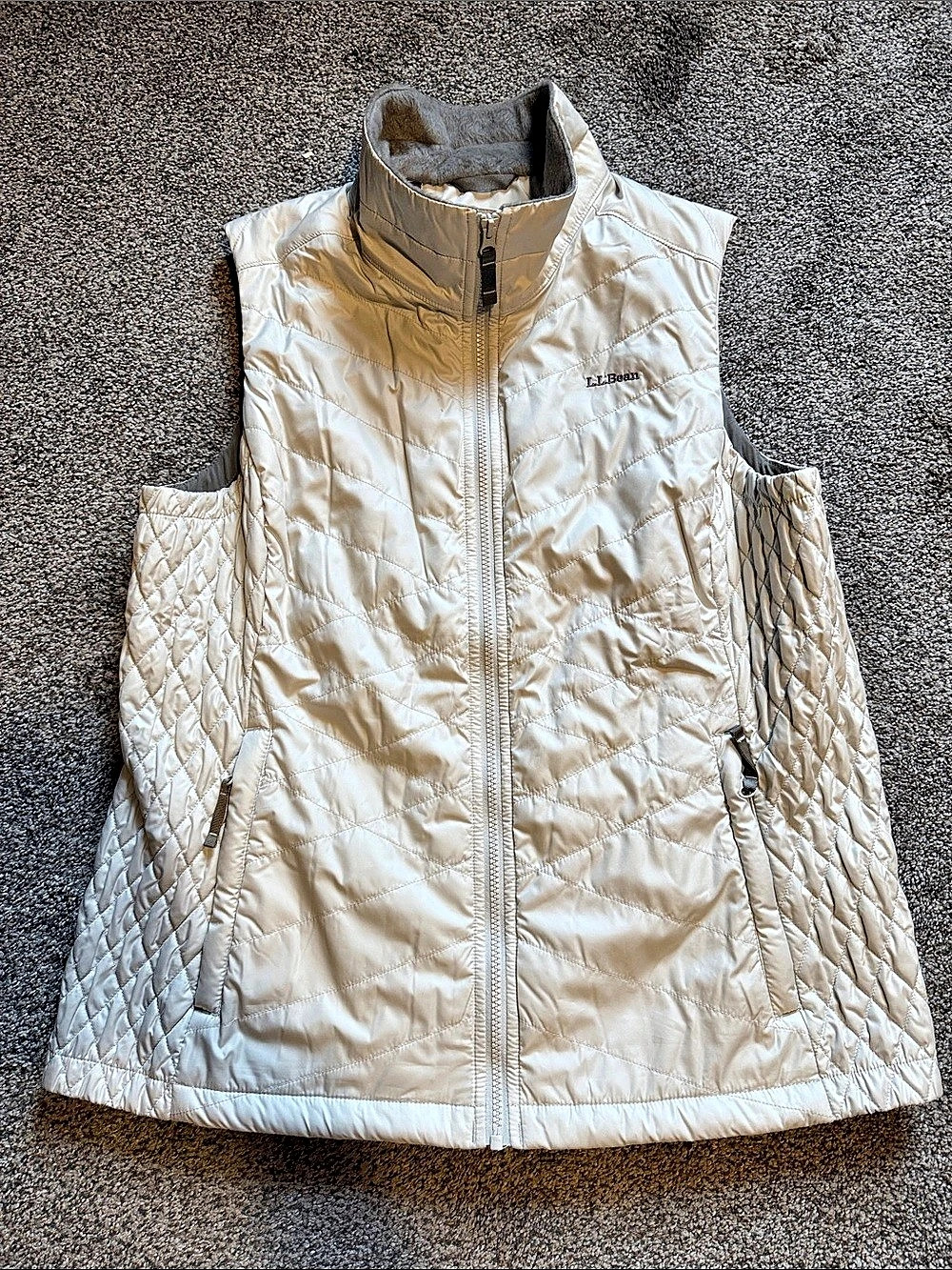 L.L.Bean Women's Fleece-Lined PrimaLoft Vest Quilted Full-Zip Vest in Cream Size